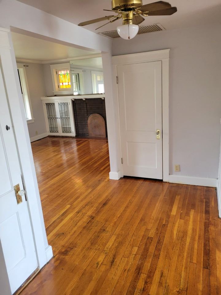 4307 South Grand Boulevard #B - Photo 7 of 10