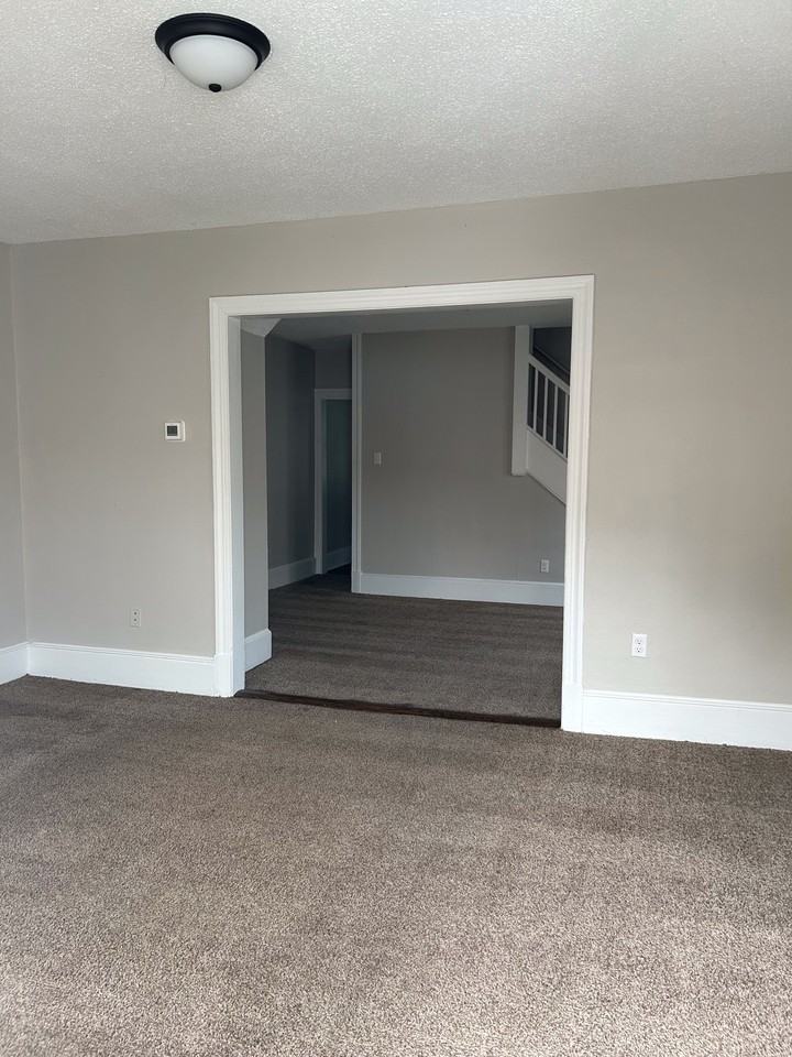 211 Sharp St #211 - Photo 2 of 9