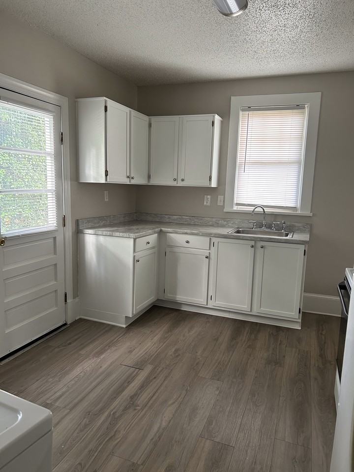 211 Sharp St #211 - Photo 3 of 9