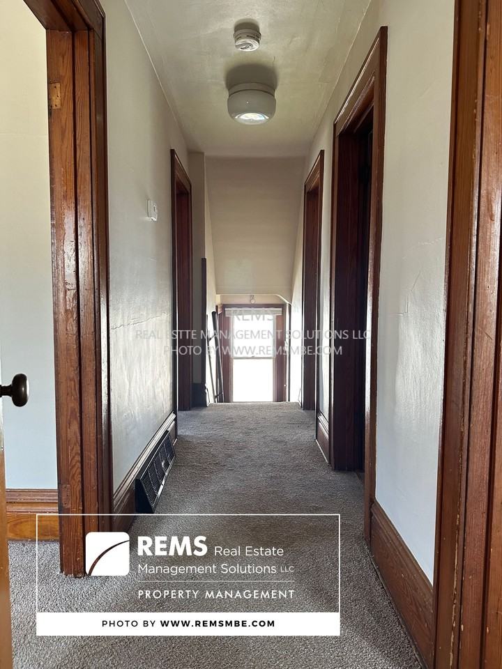 431 Clark Street #431UPPER - Photo 2 of 16