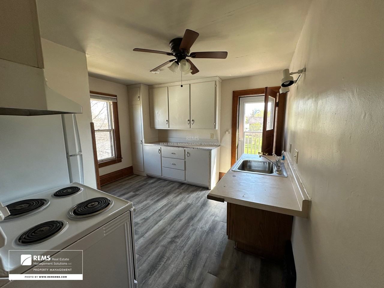 431 Clark Street #431UPPER - Photo 4 of 16