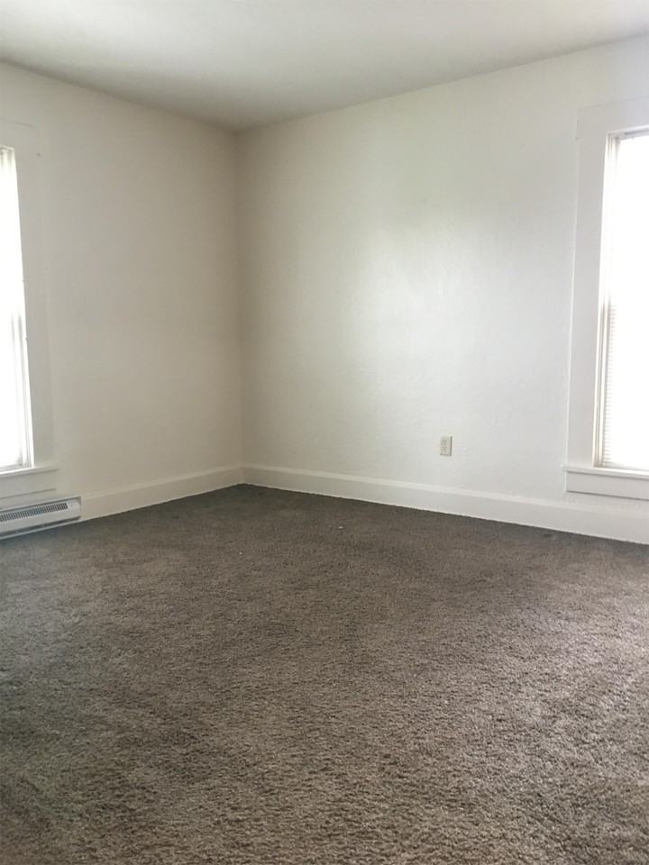 832 832 1/2 Rush Avenue, Bellefontaine, OH, United States - Photo 2 of 11