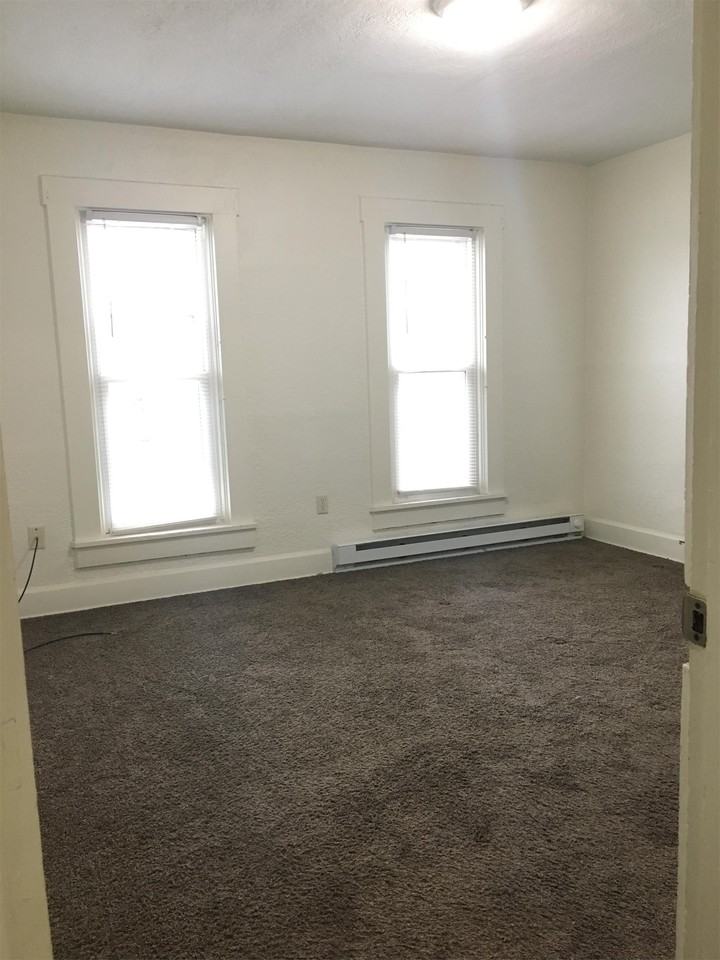 832 832 1/2 Rush Avenue, Bellefontaine, OH, United States - Photo 7 of 11