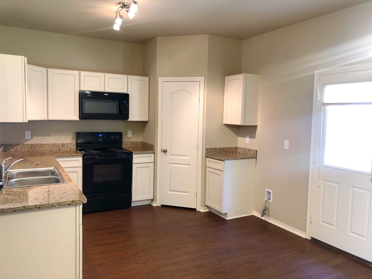 457 Ambrose Ave #1 - Photo 5 of 30