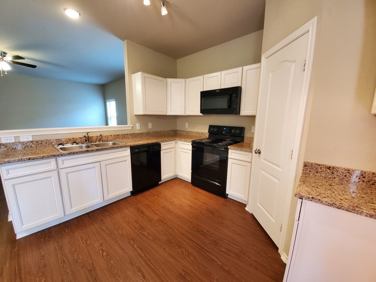 457 Ambrose Ave #1 - Photo 6 of 30