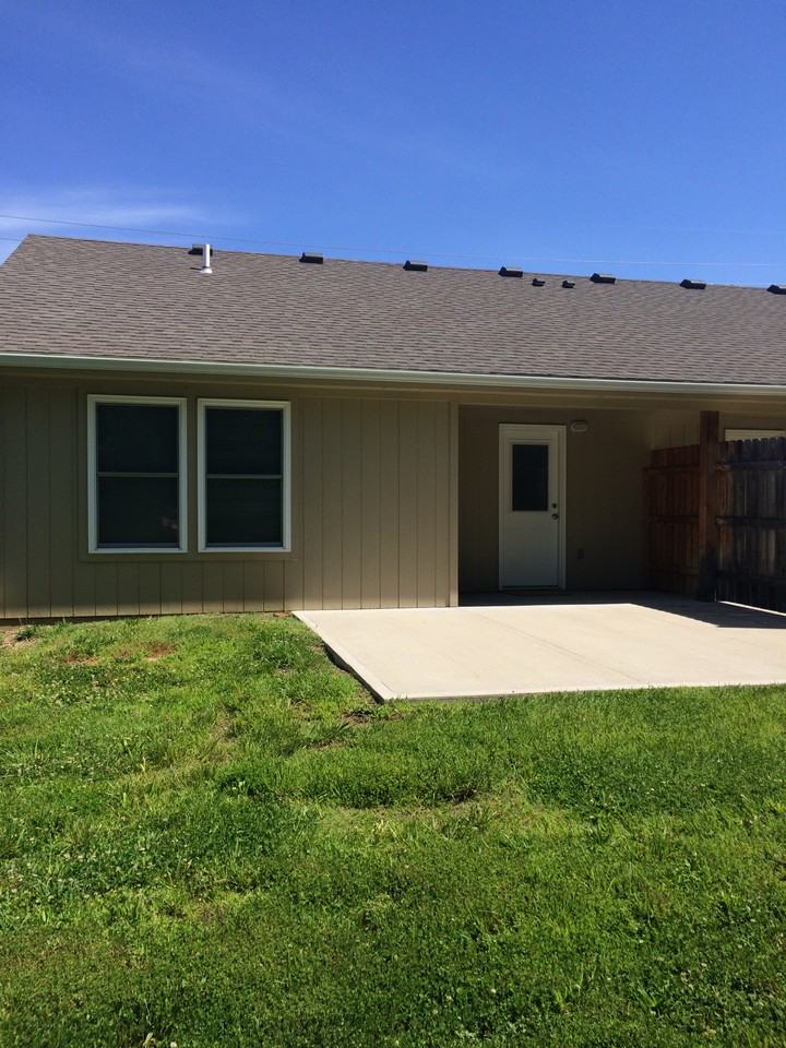 610A W Market St #2 - Photo 5 of 17