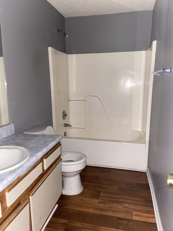 225 E Wilson St Apt 15b #1 - Photo 7 of 9