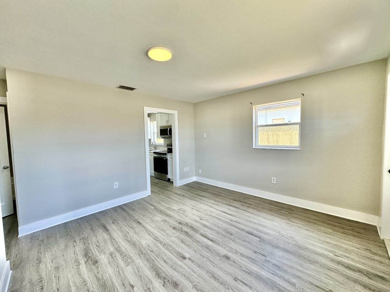 531 99th Ave N #531 - Photo 4 of 17