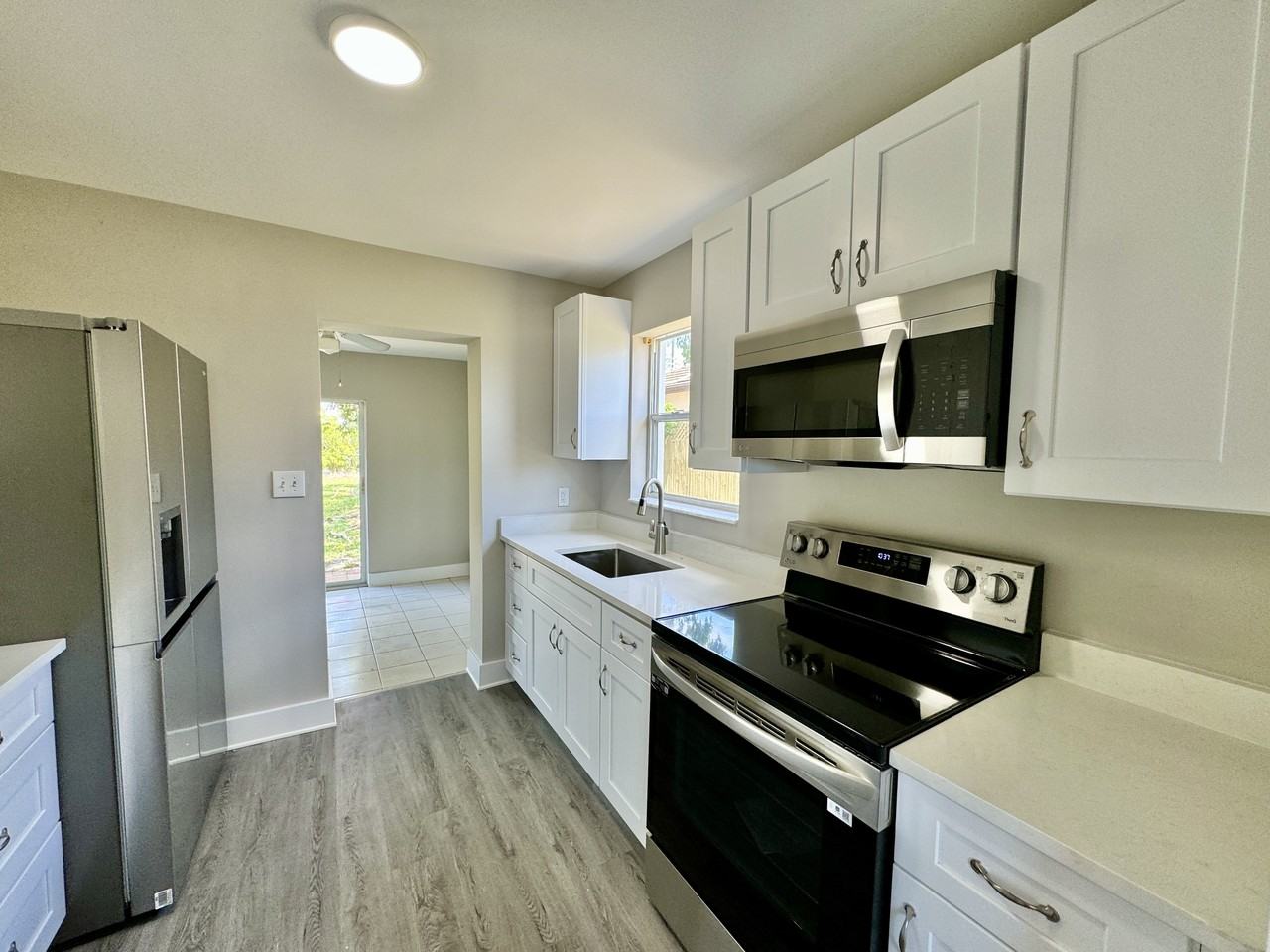 531 99th Ave N #531 - Photo 5 of 17