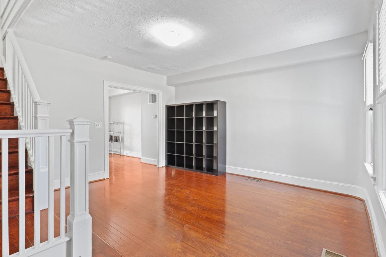 209 Douglas St Ne #1 - Photo 7 of 31