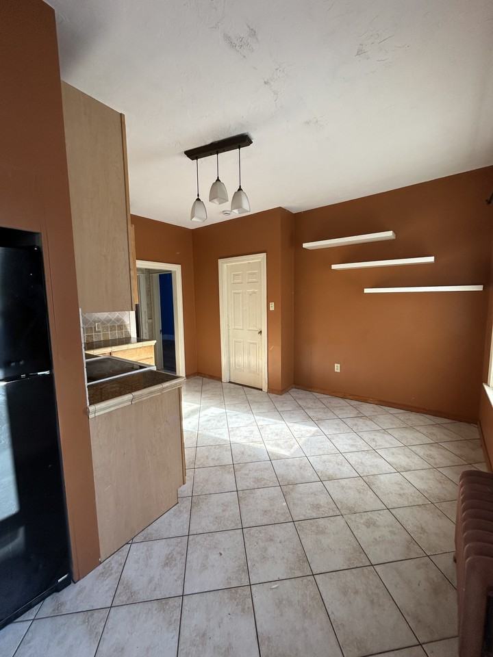 5 Kensington Road #2 - Photo 3 of 19