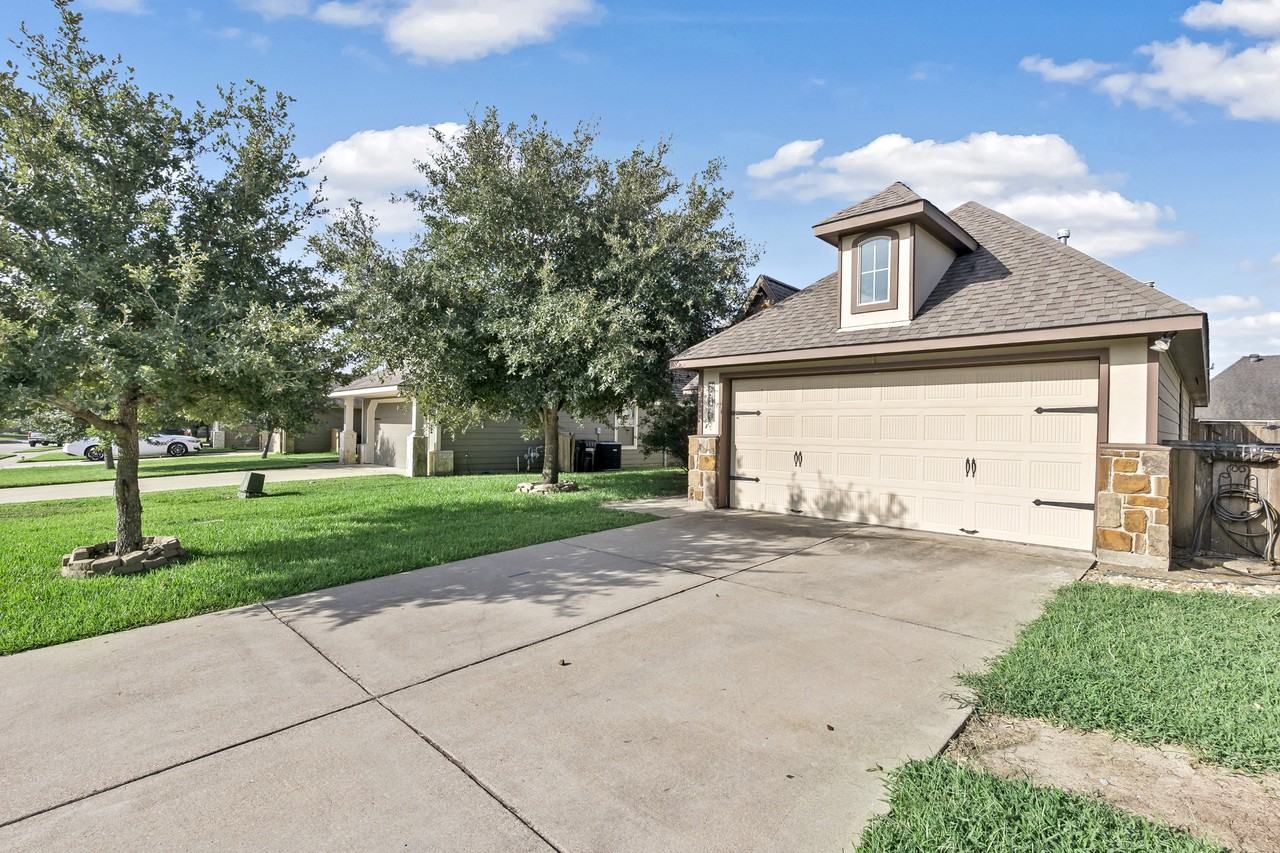 15427 Baker Meadow Loop #1 - Photo 2 of 21
