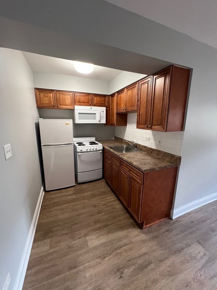6000 N Sheridan Rd #1 - Photo 3 of 21