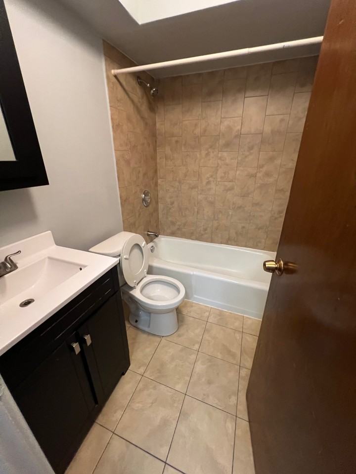 6000 N Sheridan Rd #1 - Photo 7 of 21