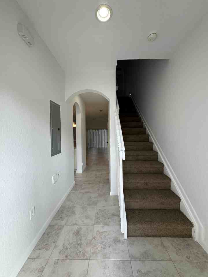 4903 Southwest 140th Terrace #4903 - Photo 6 of 9