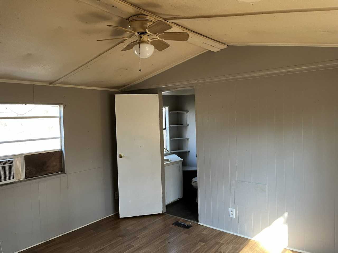 6706 Skyview Dr Se - Photo 3 of 4