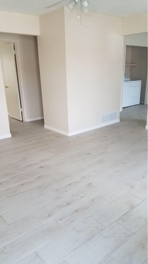 208 Erby Ave #B - Photo 3 of 7