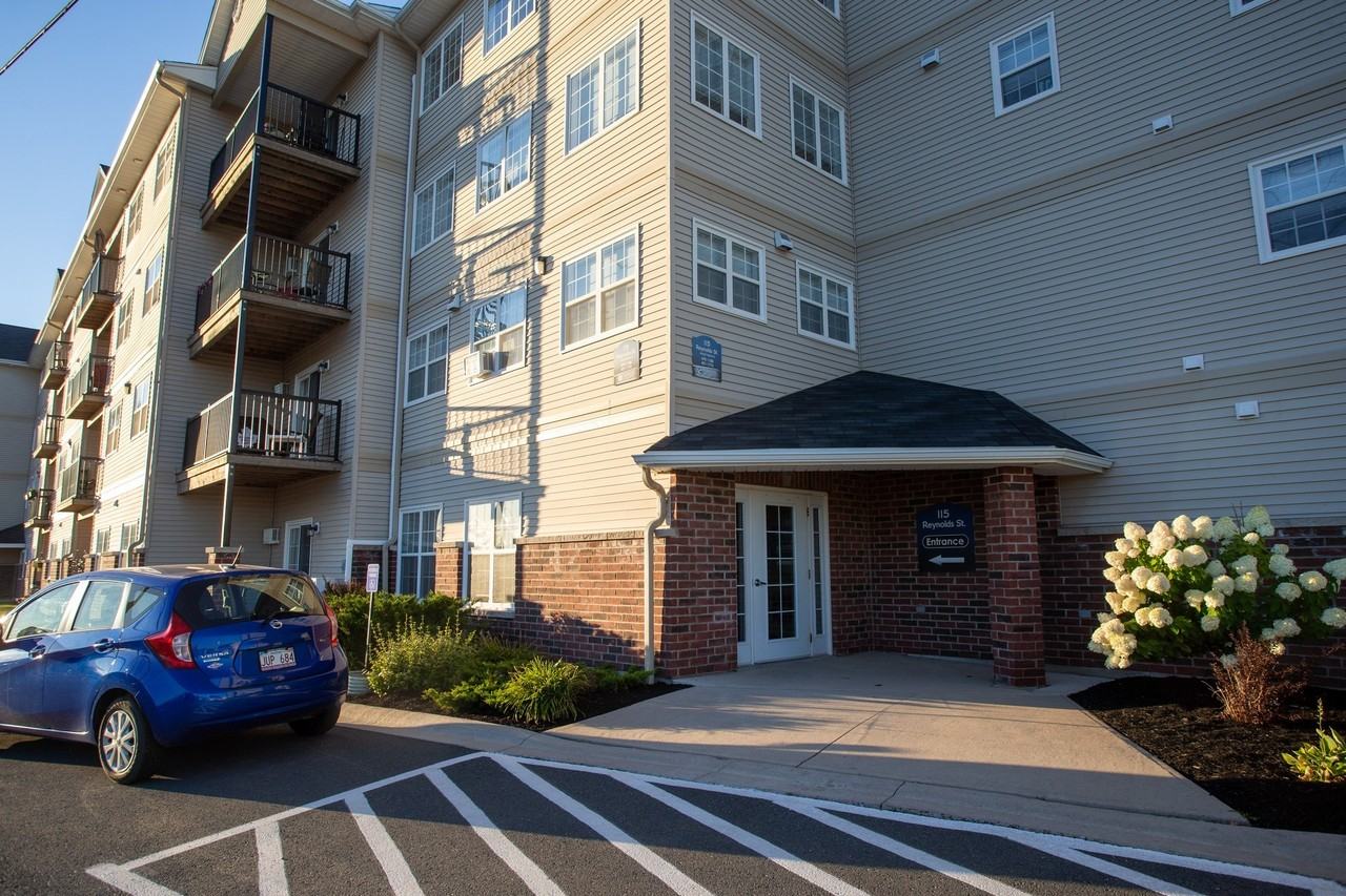 115 Rue Reynolds Street #407 - Photo 3 of 4