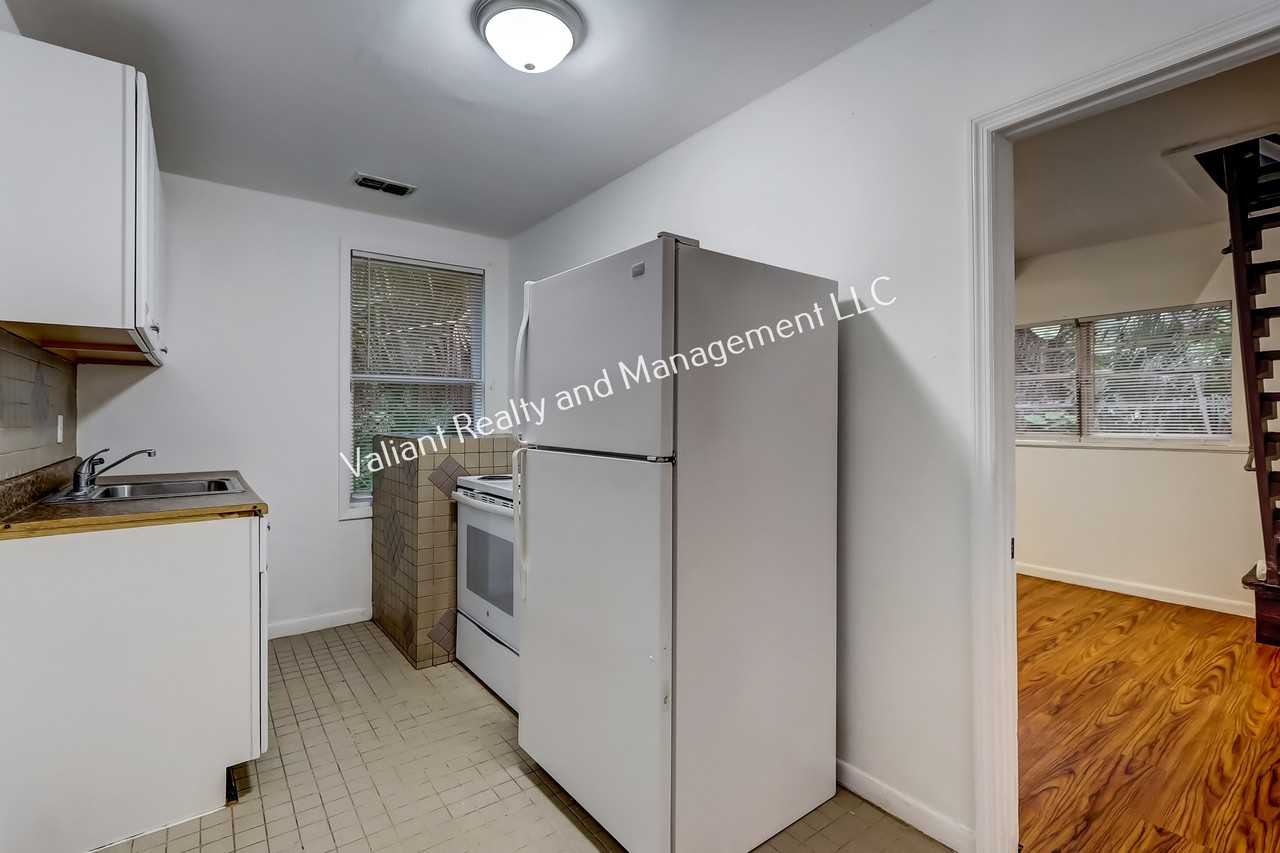 246 Jasmine Street #1 - Photo 6 of 22