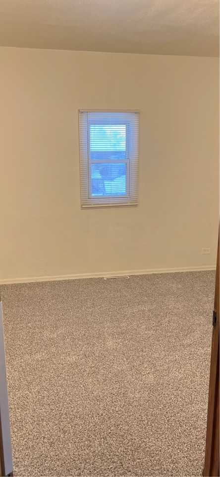 1319 Victoria Ave #4 - Photo 3 of 9