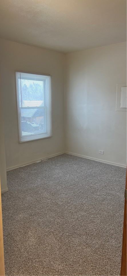 1319 Victoria Ave #4 - Photo 5 of 9