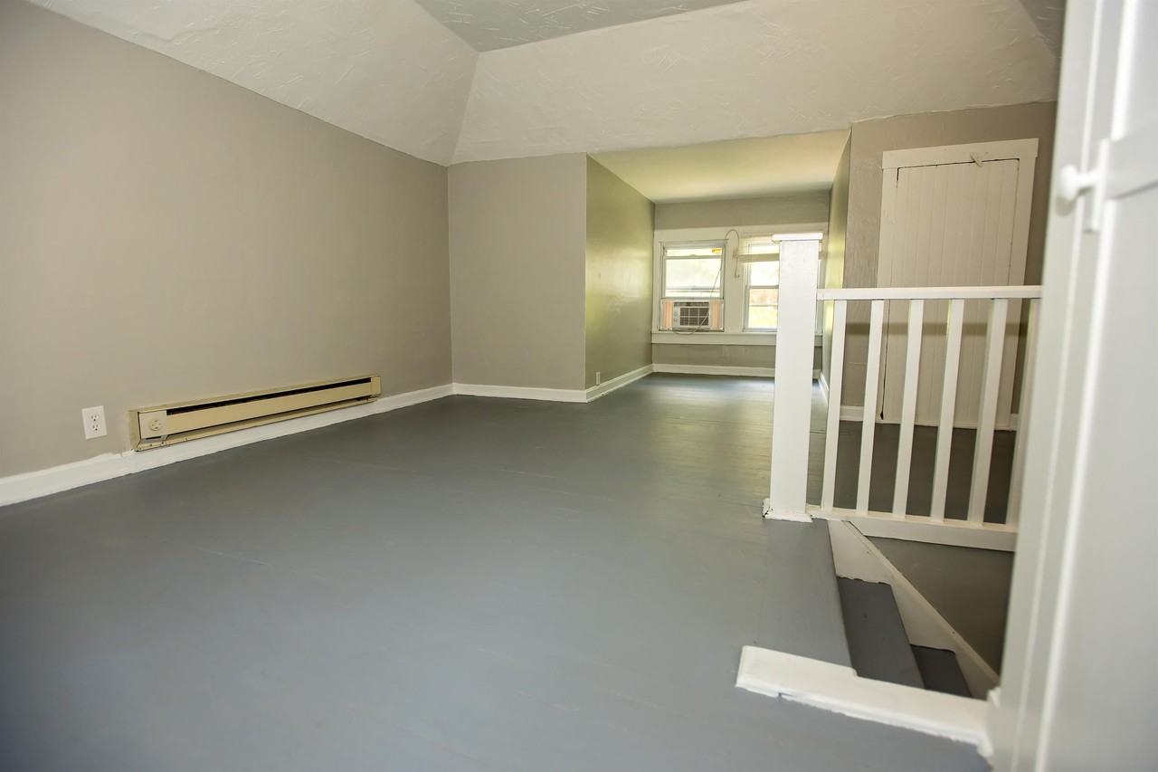 37 Woodward Avenue #37 - Photo 5 of 7