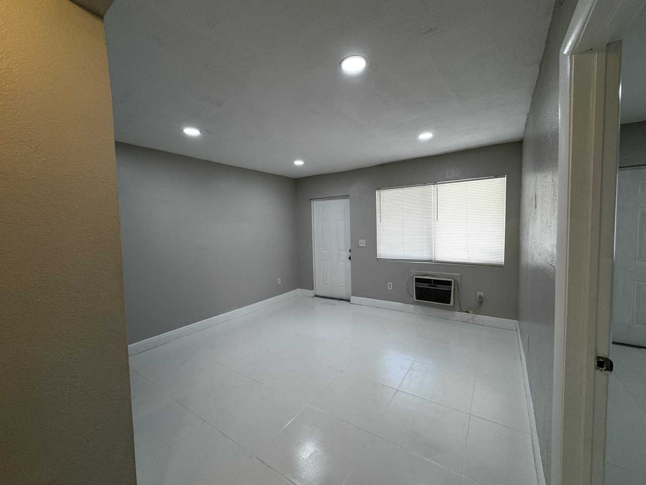 1920 Washington Avenue #2 - Photo 4 of 13