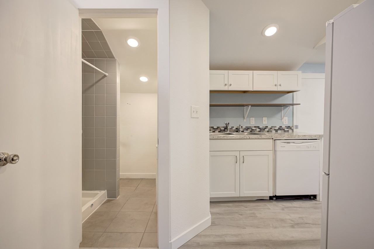 404 North Findlay Avenue #1 - Photo 7 of 15