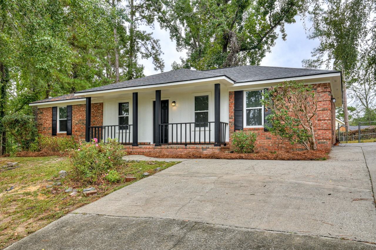 208 Foxdale Dr #1 - Photo 3 of 36