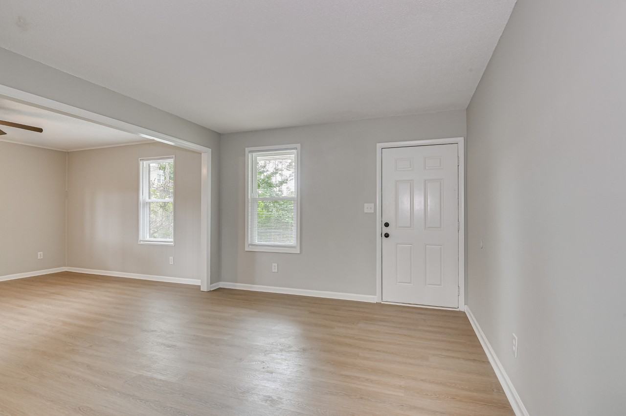 208 Foxdale Dr #1 - Photo 7 of 36