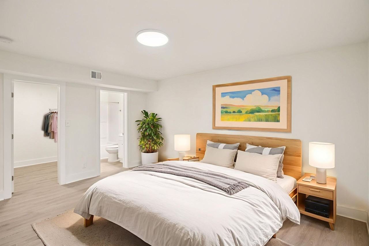 The Standard Apartments - Photo 5 of 50