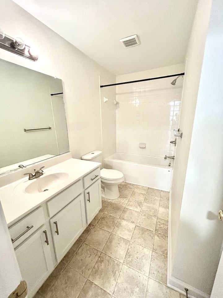 1107 Settlement Dr #1 - Photo 3 of 8