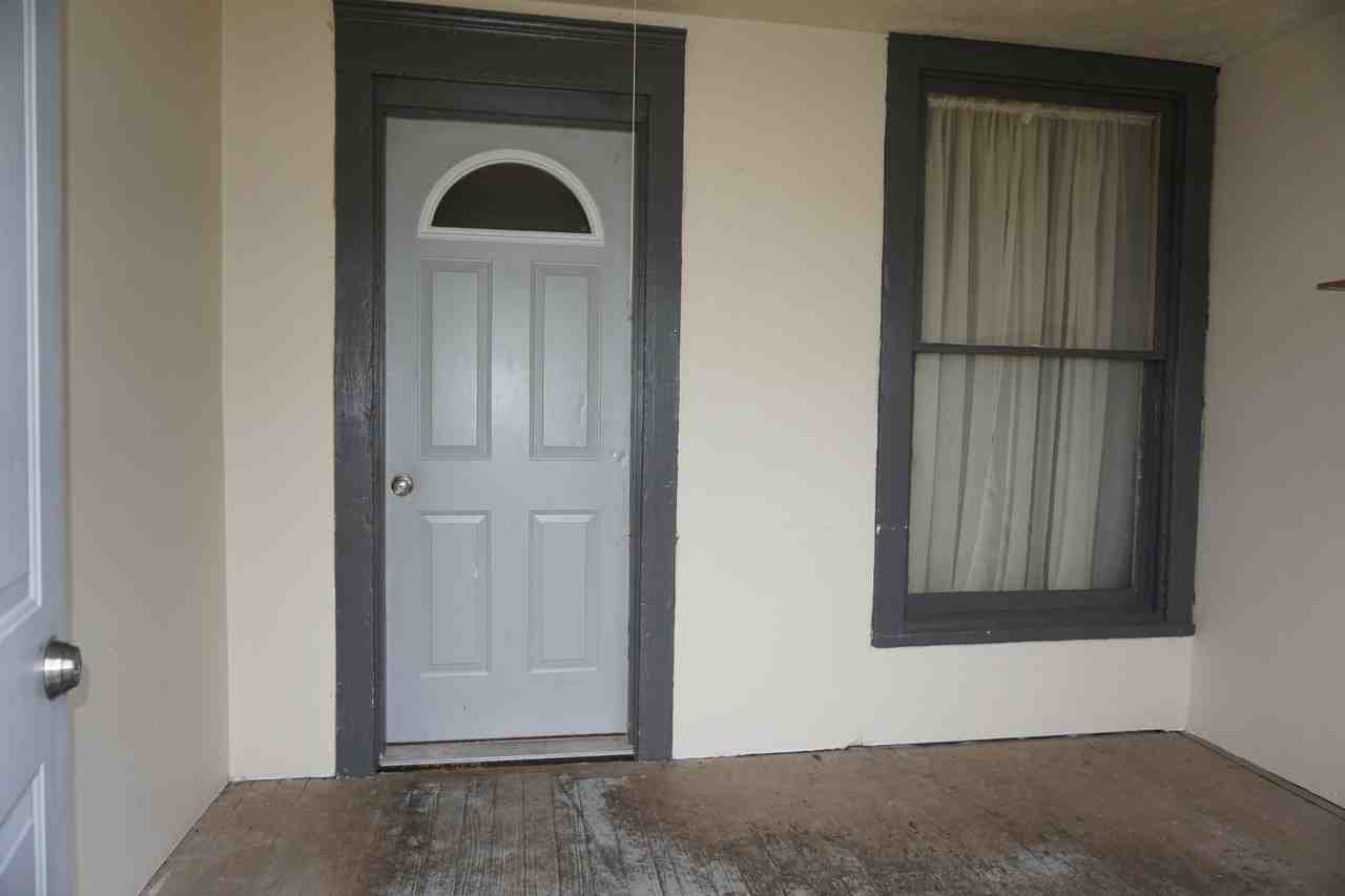 217 East Prairie Street #1 - Photo 2 of 11