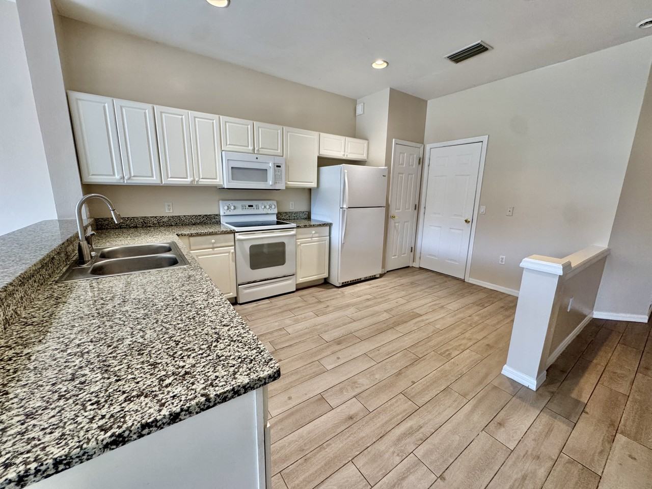 912 Hampton Circle #1 - Photo 3 of 30