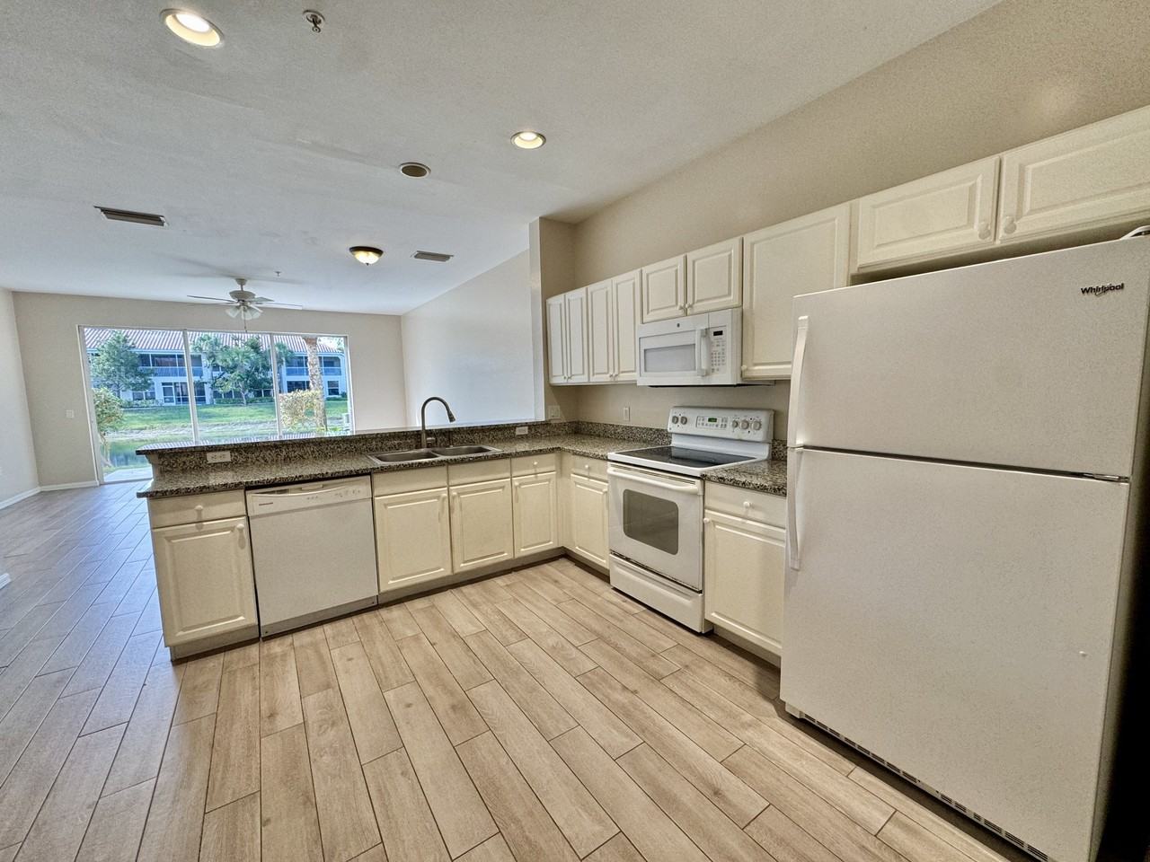 912 Hampton Circle #1 - Photo 4 of 30