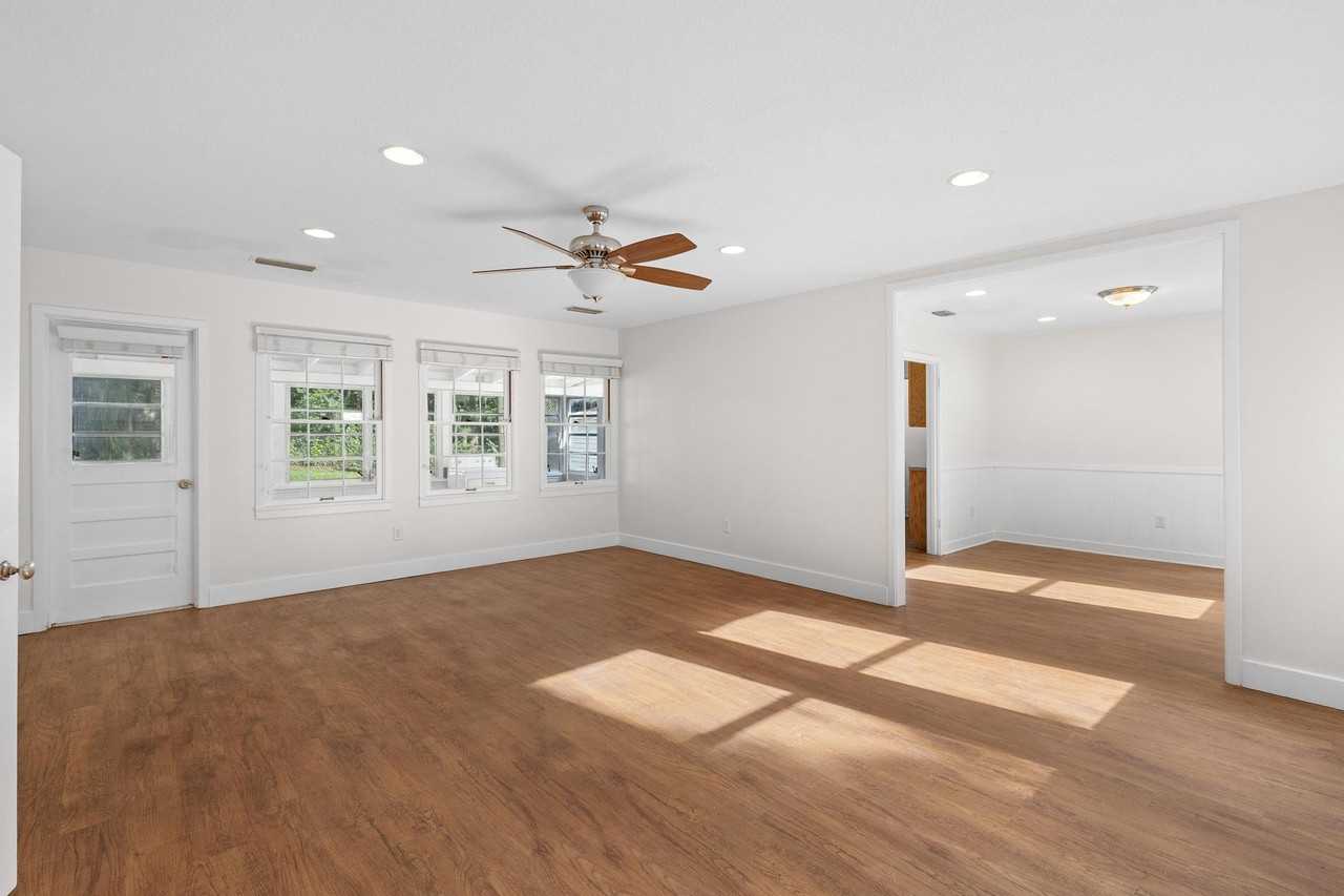 605 North Amelia Avenue #1 - Photo 3 of 25