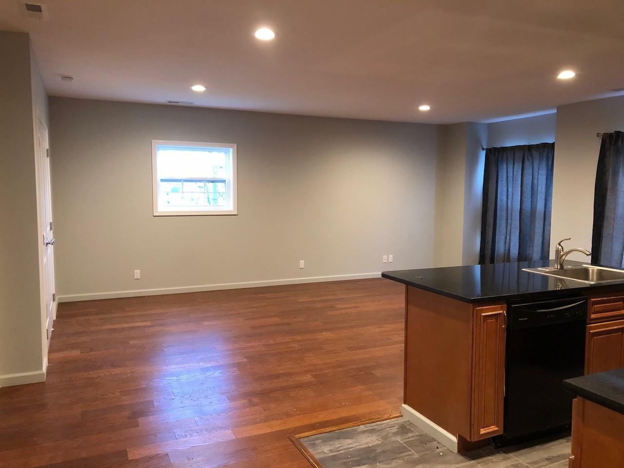 1407 Poplar St #602 - Photo 2 of 17