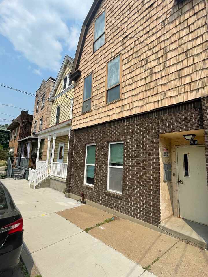 209 Saline Street #2 - Photo 3 of 18