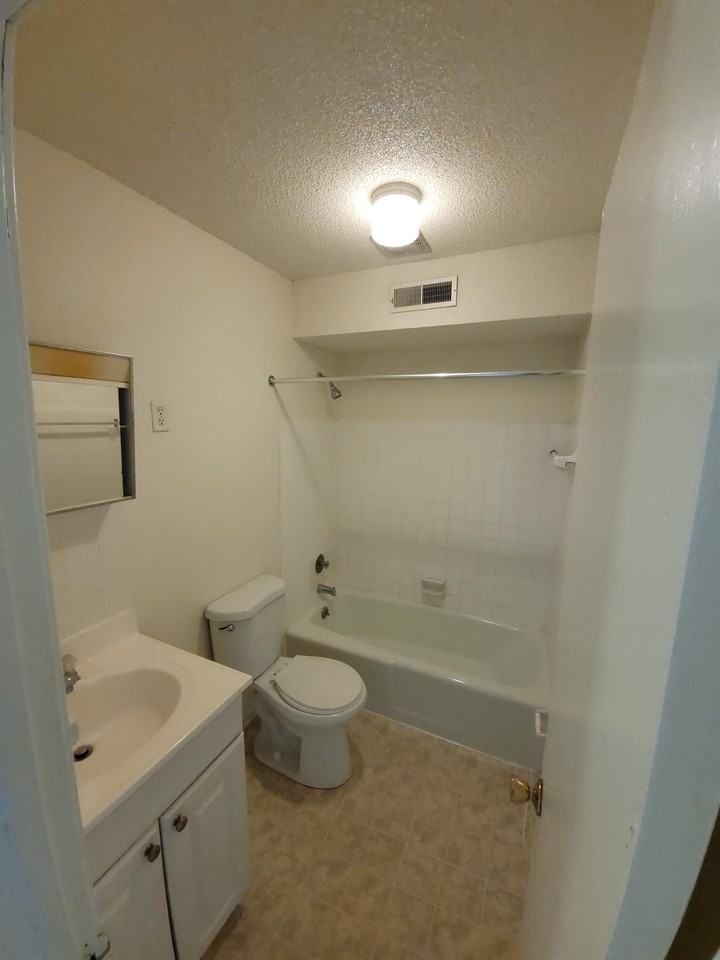 1514 Sylvan Ln #1514-106 - Photo 6 of 14