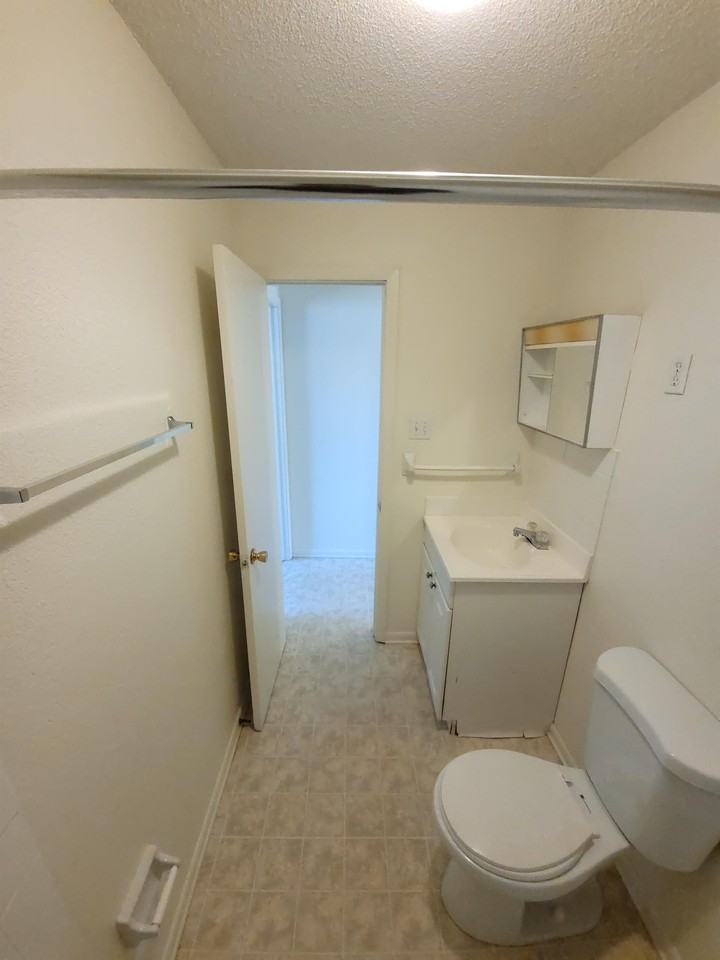 1514 Sylvan Ln #1514-106 - Photo 7 of 14