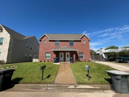 featured image of 401 Live Oak Street #B