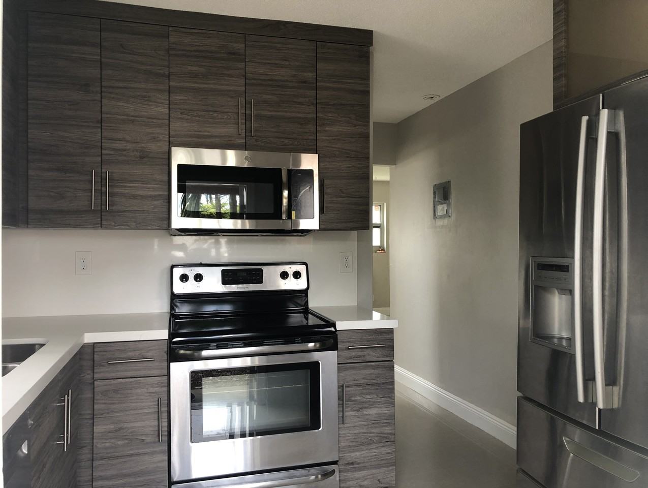 811 Northwest 6th Avenue #3 - Photo 4 of 24