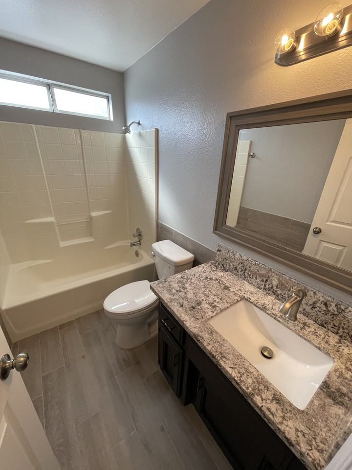 2800 East Valley Oaks Drive #1 - Photo 7 of 17