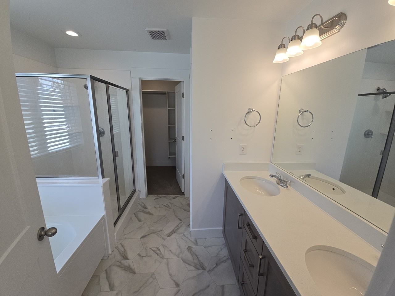 754 E 950 N #1 - Photo 4 of 48