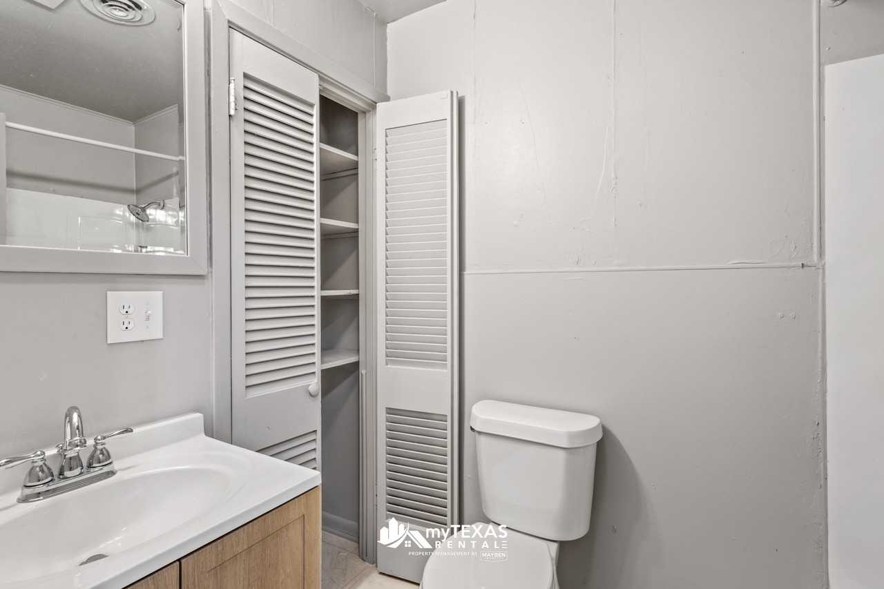 403 Dogwood Ln #1 - Photo 6 of 14