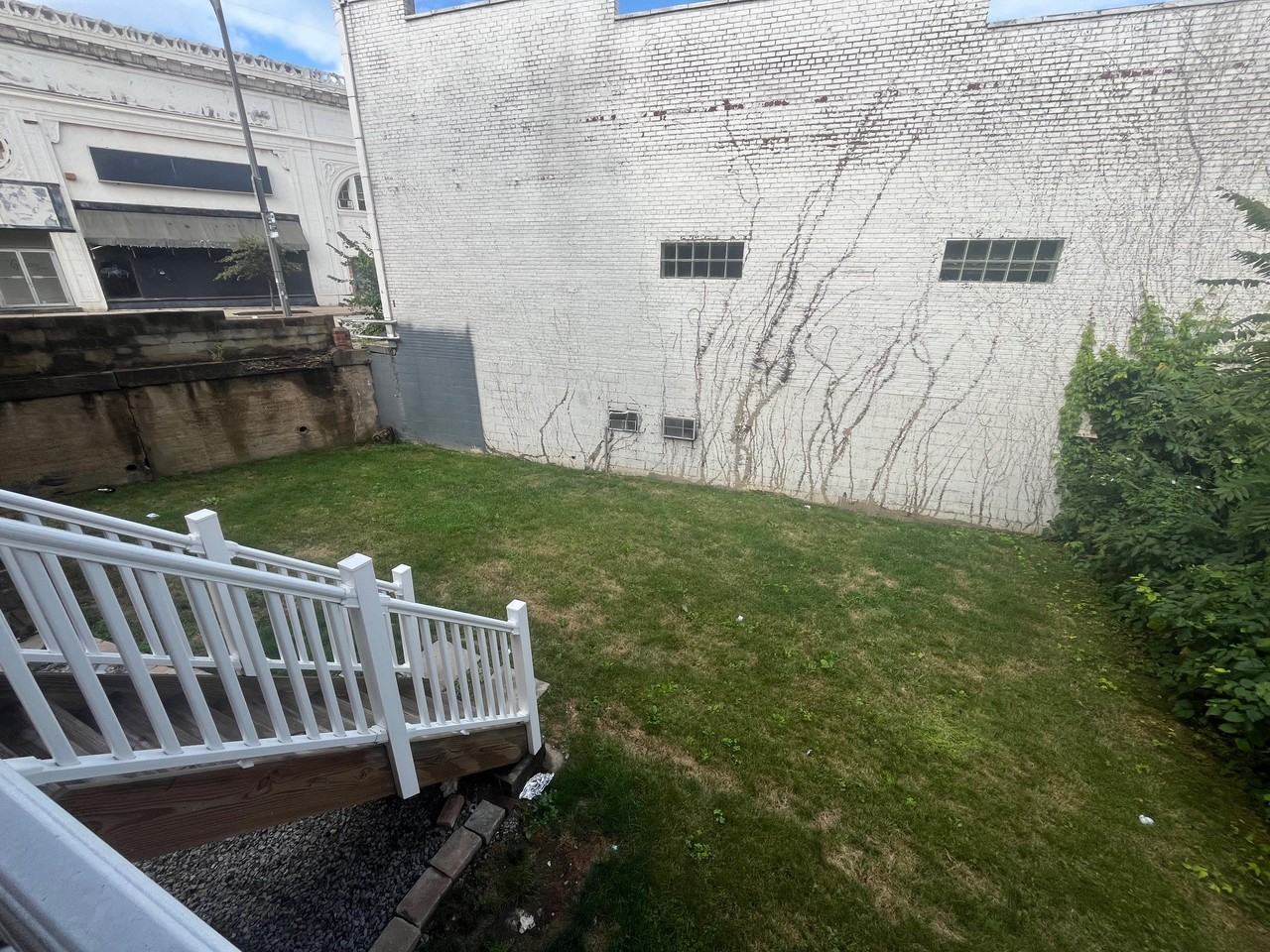 350 Melwood Avenue #350 - Photo 5 of 40