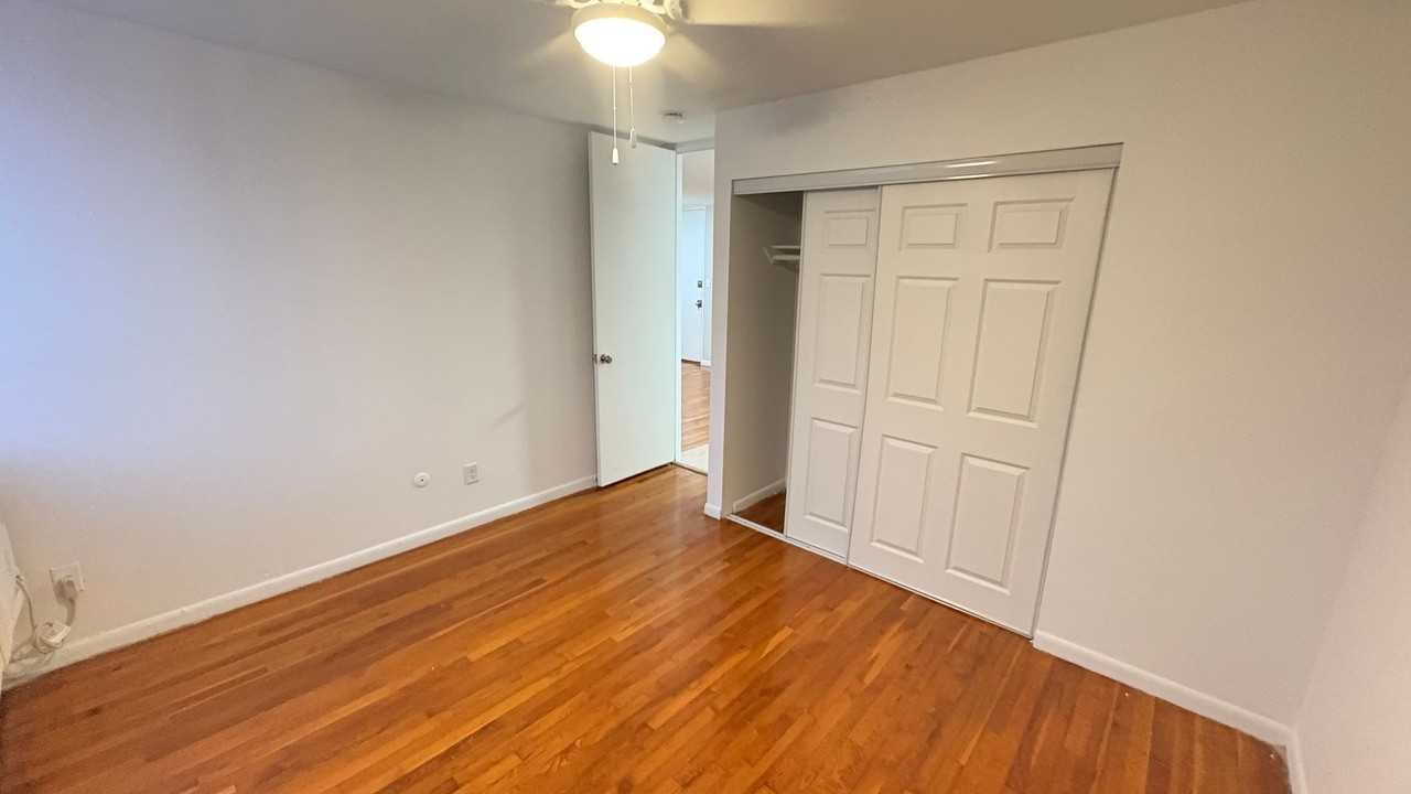 Marquette Apartments East-MASTER - Photo 6 of 25