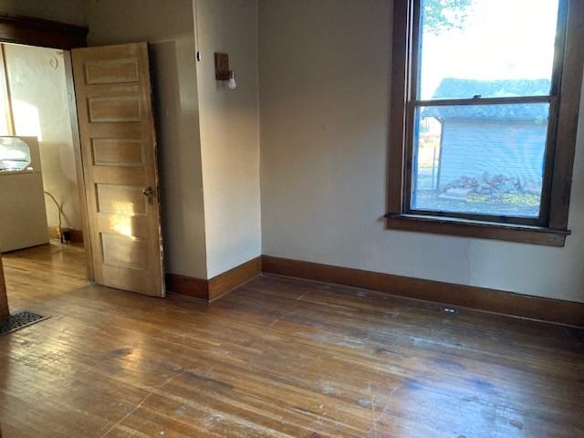 322 W 4th St #1 - Photo 7 of 14