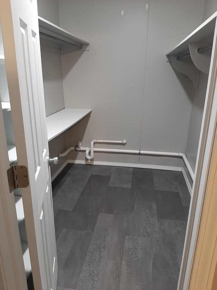 3309 1/2 S West St #1 - Photo 5 of 9