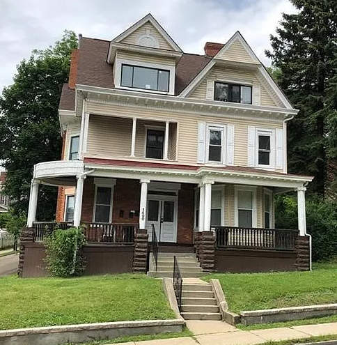 1494 1494-1496 Crafton BoulevardApartment 3 #3